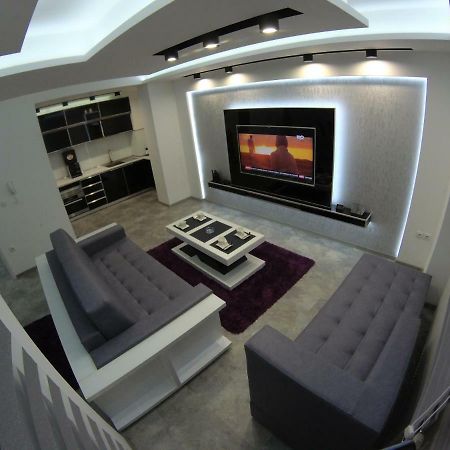 Grey Apartment Ni Eksteriør bilde