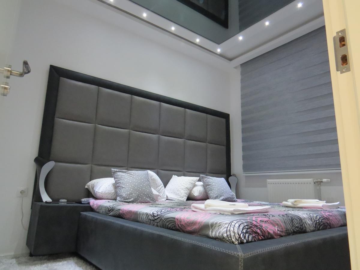 Grey Apartment Ni Eksteriør bilde