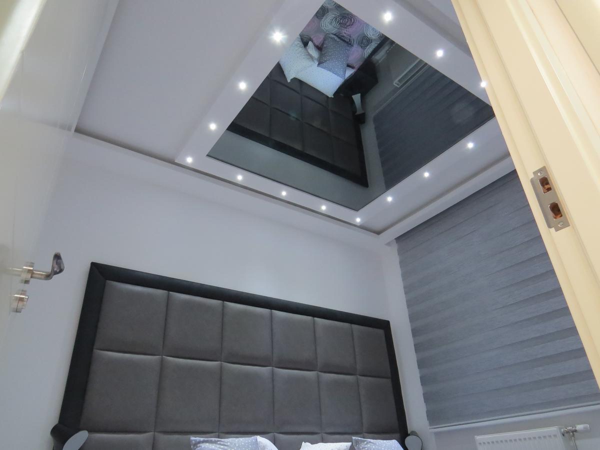 Grey Apartment Ni Eksteriør bilde