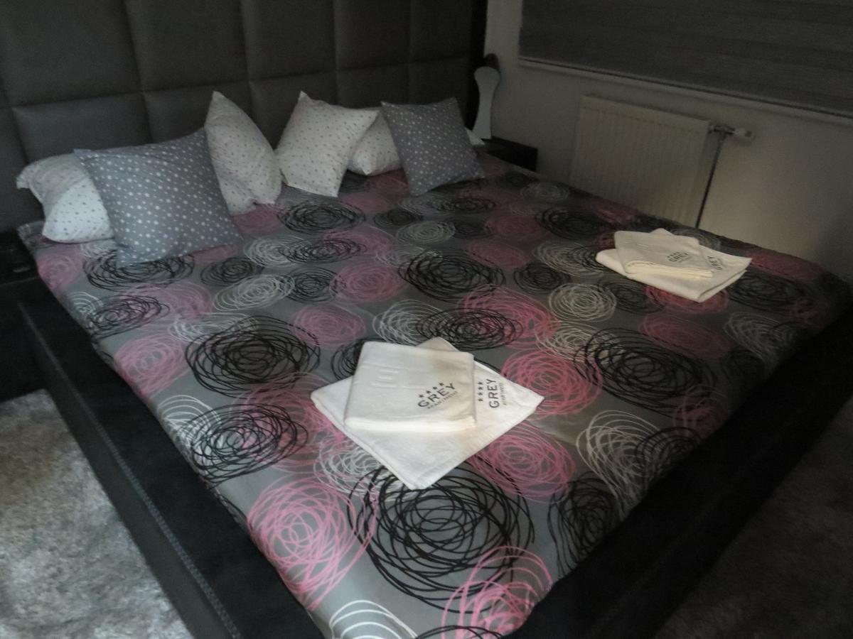 Grey Apartment Ni Eksteriør bilde