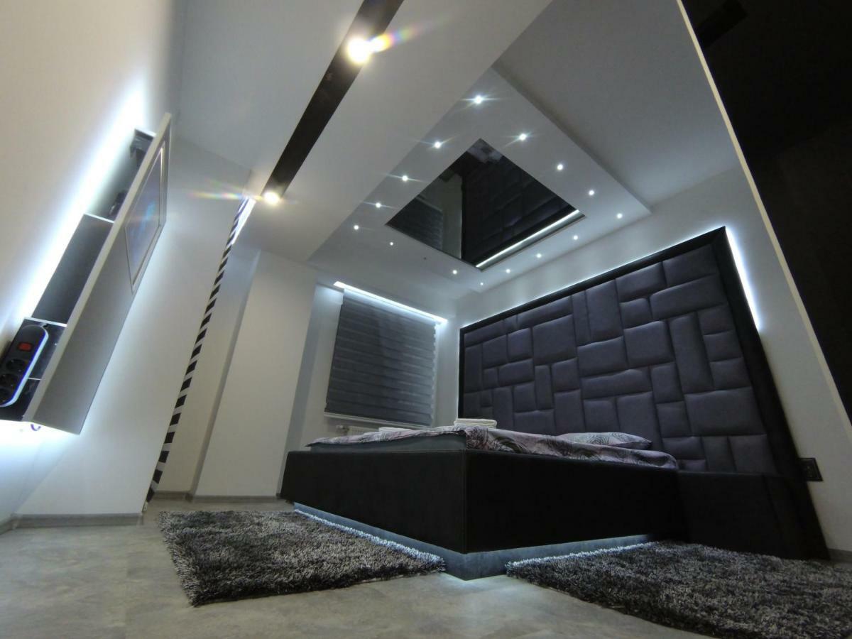 Grey Apartment Ni Eksteriør bilde