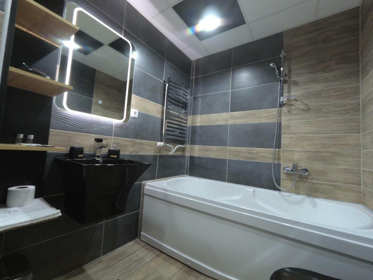 Grey Apartment Ni Eksteriør bilde