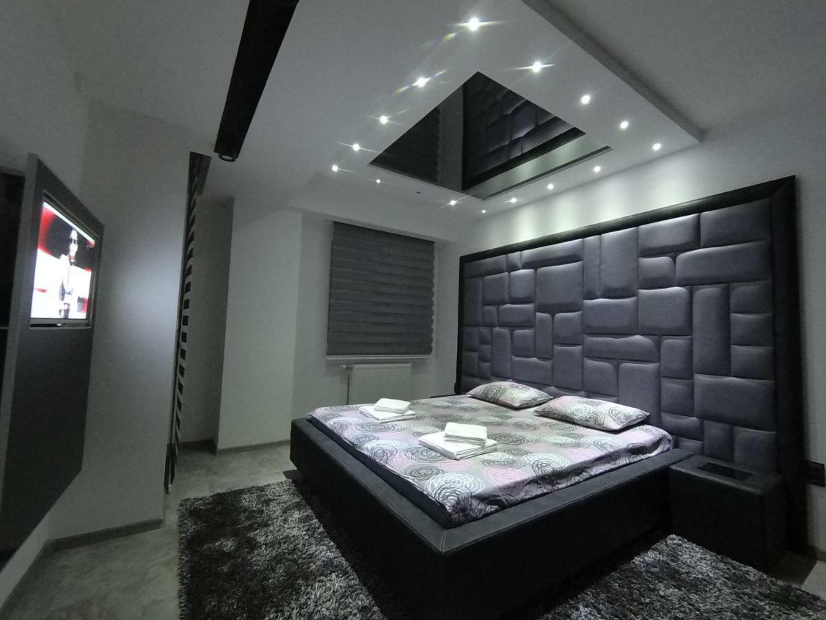 Grey Apartment Ni Eksteriør bilde