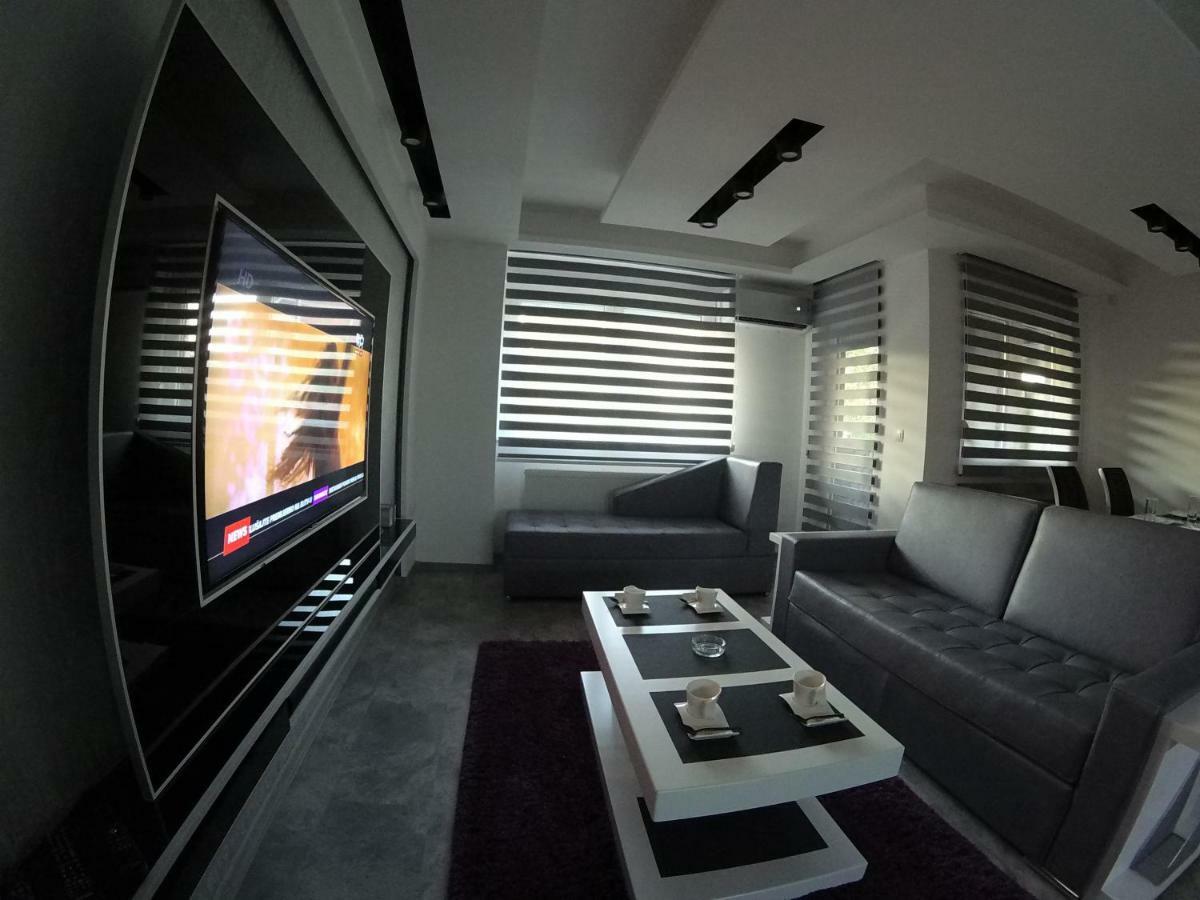 Grey Apartment Ni Eksteriør bilde